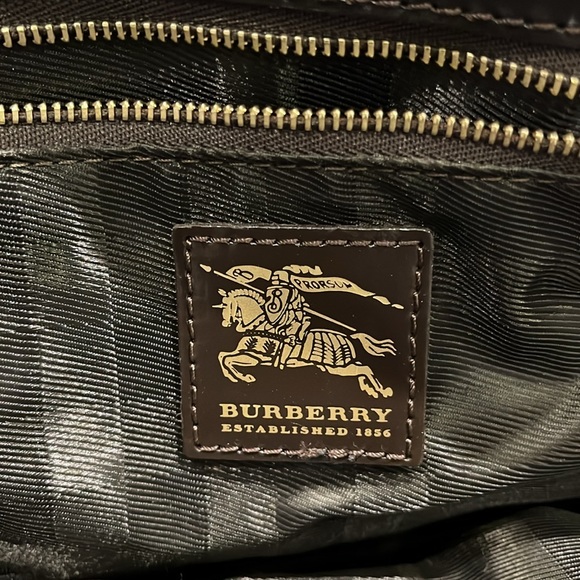 Burberry shoulder Bag. - Picture 7 of 8